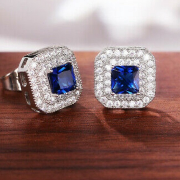 New Sterling silver diamond stud earrings - Picture 4 of 4